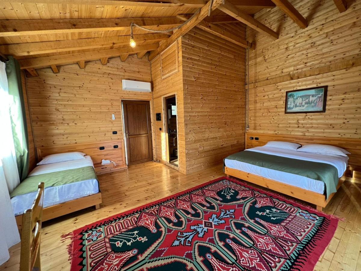 Hotel Wooden House Canaj